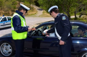 Υπερβολική ταχύτητα και μέθη οι κυριότερες παραβάσεις στις γιορτές