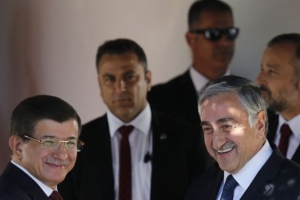 Νταβούτογλου: Ζητά να δοθούν χαρτιά της κατεχόμενης Κύπρου σε 26.500 εποίκους