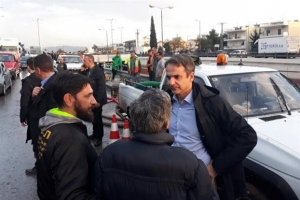 Στη Μάνδρα ο Κυριάκος Μητσοτάκης