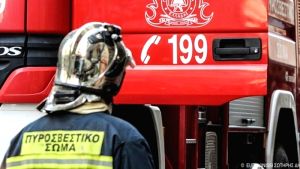 Φωτιά σε όχημα της αεροπορίας στρατού με 13 επιβάτες στον Μακρύγιαλο