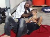 Σώοι οκτώ μετανάστες έπειτα από ναυάγιο