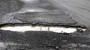 Σοβαρή υποχώρηση του εδάφους κατά την εγκατάσταση οπτικών ινών στην Τούμπα