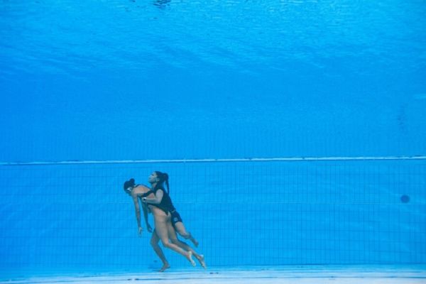Λιποθυμία κολυμβήτριας στην πισίνα: Συγκλονίζει η περιγραφή της προπονήτριας που την έσωσε (vid)
