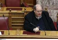Βουλή: Κόντρα Φίλη - Βορίδη για τους μητροπολίτες στα σχολεία