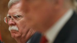 Οργή της Άγκυρας για το βιβλίο του Μπόλτον – Εγκώμια στον Τραμπ
