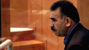 Ο Αμπντουλάχ Οτσαλάν χαιρετίζει τη διάλυση του PKK και την ιστορική απόφαση για ειρήνη