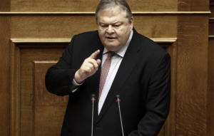 Βενιζέλος: Να μη κρούονται εκκωφαντικά ανοιγμένες θύρες για την πΓΔΜ