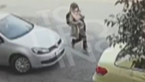 Επίθεση με βιτριόλι: Βίντεο ντοκουμέντο με τη δράστιδα την ημέρα της επίθεσης