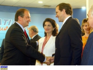 Ποια στάση κρατούν Καραμανλής και Σαμαράς έναντι των υποψηφίων αρχηγών της ΝΔ