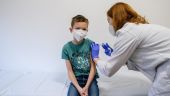 Γαλλία: Έγκριση για αναμνηστική δόση στα παιδιά 12-17 ετών τρεις μήνες μετά τον πλήρη εμβολιασμό