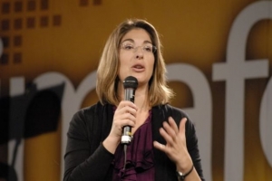 Η Ναόμι Κλάιν τα βάζει με τη ρύπανση και τους... οικολόγους