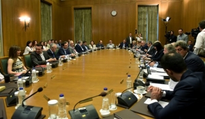 Δημοσκόπηση: Δεν πείθονται οι πολίτες για την επιτυχία του Eurogroup