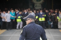 Συνοδευτικά έγγραφα με «ασάφειες» στη κατοχή προσφύγων στον Πειραιά