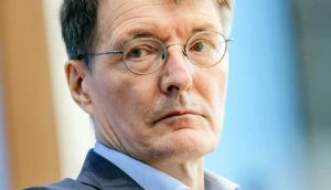 Παραδοχή Γερμανού υπουργού Υγείας για αναπηρίες από τα εμβόλια και υπερκέρδη φαρμακευτικών