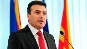 «Ατσάλινος» ο Ζάεφ στα Σκόπια: Απέφυγε την πρόταση μομφής και συνεχίζει να κυβερνά χωρίς πρόωρες εκλογές
