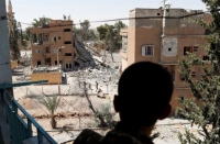 Δεκάδες νεκροί σε βομβαρδισμό φυλακής της ISIS στη Συρία