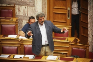 Επίθεση Πολάκη κατά της δημοσιογράφου που εκνεύρισε τον Τσίπρα