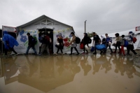 Κομισιόν: Στήριξη 17 εκατ. ευρώ σε Σερβία, ΠΓΔΜ για το προσφυγικό