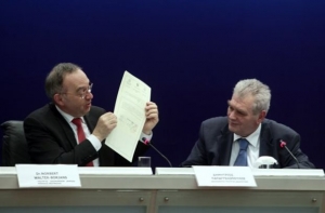 Προς δέσμευση λογαριασμών και περιουσιών σε 24 άτομα της λίστας Μπόργιανς