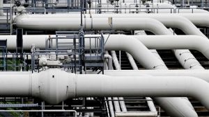 Η Κομισιόν καταθέτει πρόταση για φορολόγηση 33% στα υπερκέρδη των διυλιστηρίων