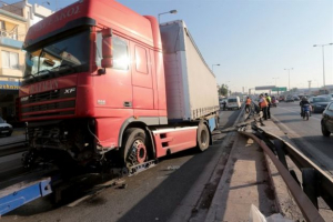 Τελευταία στιγμή άλλαξε η βάρδια για τον οδηγό της νταλίκας του Κηφισού