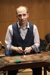 Παραδοσιακό μουσικό Σεργιάνι με τους ήχους Σαντουριού