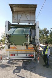 Σε εξέλιξη το πλύσιμο των κάδων απορριμμάτων στους οικισμούς των Δημοτικών Ενοτήτων