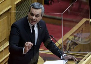 Χάρης Μαμουλάκης στο politic: «Σε άλλη χώρα της Δύσης ο Μητσοτάκης θα είχε παραιτηθεί»