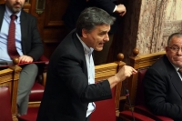Τσακαλώτος στη Βουλή: Τίποτα δεν θα συμφωνηθεί μέχρι όλα να συμφωνηθούν (live)