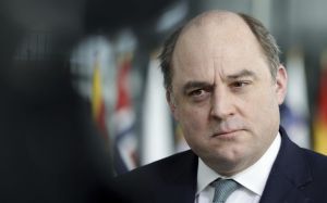 Βρετανία: Ανοιχτός ο δρόμος του ΝΑΤΟ για την Ουκρανία – Βοηθάμε για να κερδίσει τη Ρωσία