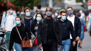 Αγγλία: Περισσότεροι από 2 εκατ. άνθρωποι υπέφεραν για τουλάχιστον τρεις μήνες από συμπτώματα κορονοϊού