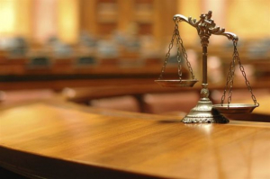 Στο τραπέζι κατάργηση του ΦΠΑ στις δικηγορικές υπηρεσίες