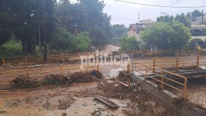 Θεσσαλονίκη: Σοβαρά προβλήματα από την κακοκαιρία – Υπερχείλισε το ρέμα της Πολίχνης (ΒΙΝΤΕΟ &amp; ΦΩΤΟ)