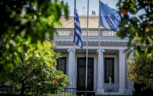 Τρέχουν να προλάβουν τα χειρότερα για τον κορονοϊό