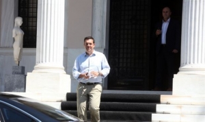 Σύσκεψη στο Μαξίμου υπό τον πρωθυπουργό για το προσφυγικό