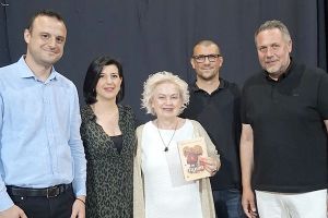 Οι "Πρώην" της Κωνσταντίας Κοζανίτου συναντήθηκαν με το αναγνωστικό κοινό του Πολυκάστρου
