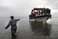 Στην Καλαμάτα οι 104 μετανάστες που εντοπίστηκαν σε σκάφος κοντά στη Μεθώνη