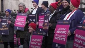 Βρετανία: Δικαστήριο περιορίζει τη διάρκεια σχεδιαζόμενης απεργίας των νοσηλευτών