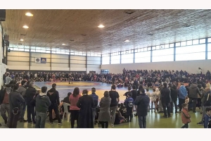 Πλημμύρισε μετάλλια για τους μικρούς παλαιστές του «Καραγιάννη»