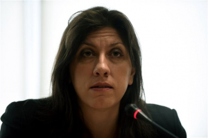 Κωνσταντοπούλου: Διαμαρτυρία για την κράτηση των προσαχθέντων