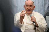 Πάπας Φραγκίσκος: «Παίζουν παιχνίδια με την Ουκρανία σε ό,τι αφορά τη βοήθεια σε όπλα»