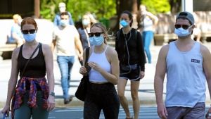 Διαδηλώσεις κατά της μάσκας: Πίσω από τα επιχειρήματα, πολλές ψευδείς πληροφορίες