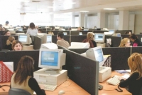 Ροκανίζεται η μονιμότητα στο Δημόσιο