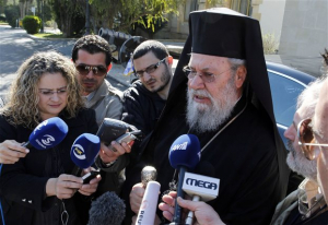 Μπήκε στο χειρουργείο ο αρχιεπίσκοπος Χρυσόστομος