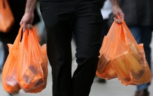 Τέλος η δωρεάν πλαστική σακούλα - Πόσο θα χρεώνονται το νέο έτος