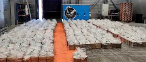 Ολλανδία: Κατάσχεση ρεκόρ 8 τόνων κοκαΐνης ανάμεσα σε μπανάνες