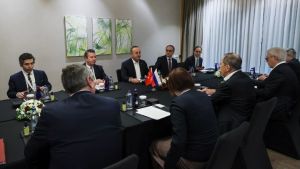 Τουρκία: Ξεκίνησε η συνάντηση του Ρώσου ΥΠΕΞ με τον Ουκρανό ομόλογό του