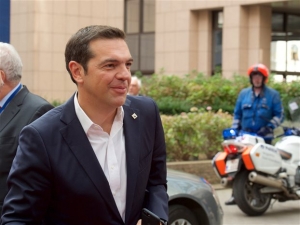 Handelsblatt: Ο Τσίπρας πατάει γκάζι και ελπίζει σε πολιτικό come back