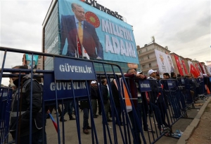 Τουρκία: Το AKP ανακτά την χαμένη του κυριαρχία - Οριακά εντός το κουρδικό κόμμα