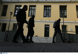 Έκρηξη - μυστήριο στα δικαστήρια της Ευελπίδων